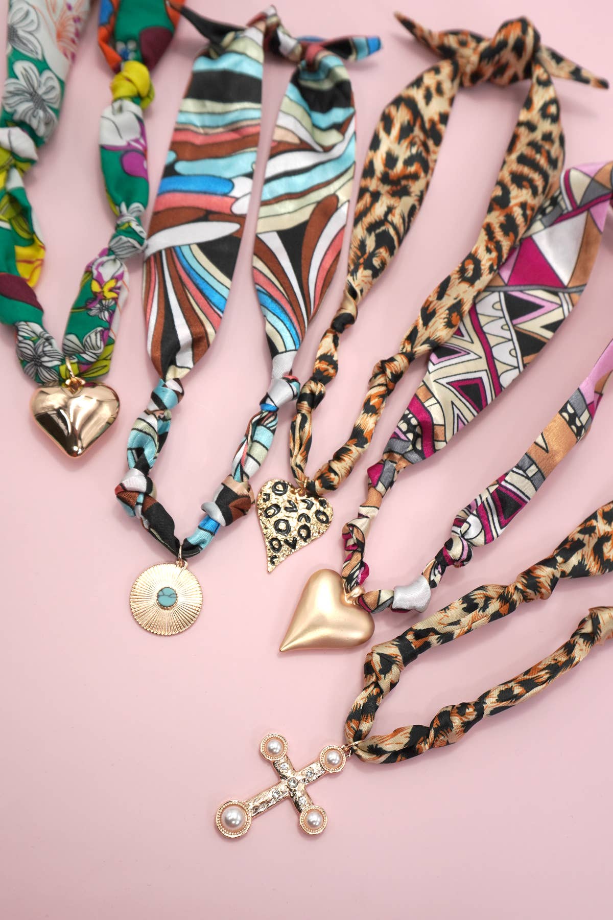 HANDMADE SCARF CHARM NECKLACE | 80N91790