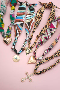 HANDMADE SCARF CHARM NECKLACE | 80N91790