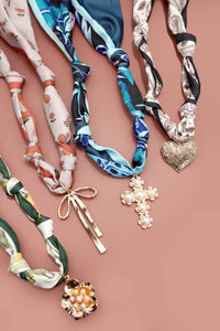 HANDMADE SCARF CHARM NECKLACE | 80N91790